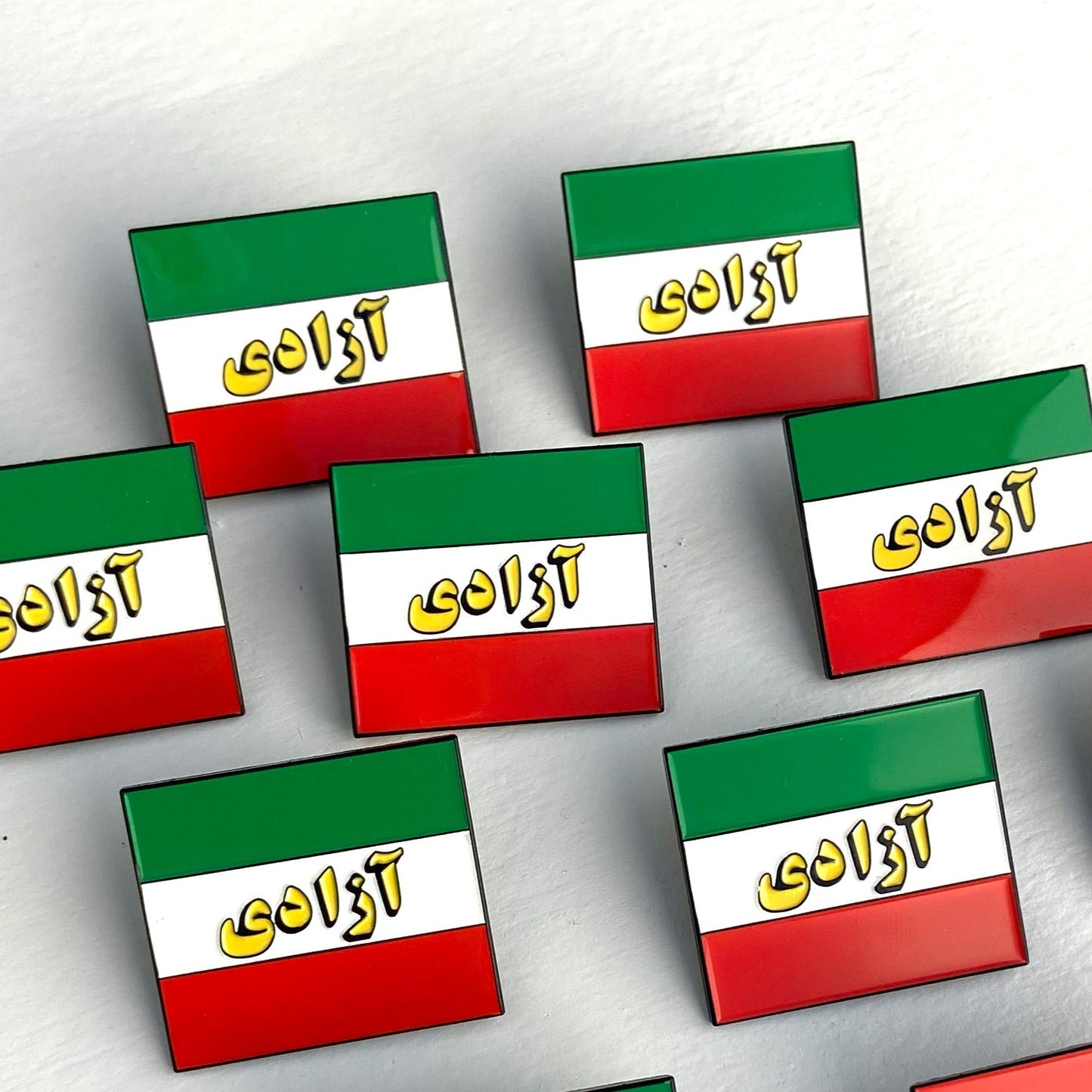 Azadi Farsi Pin